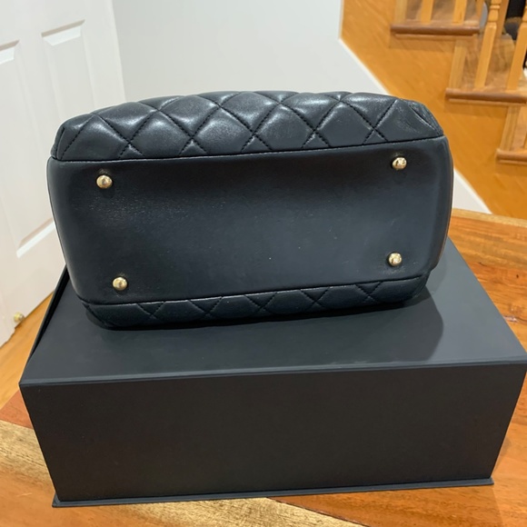 CHANEL Lambskin Quilted Trendy CC Bowling Bag Black Gold Hardware classic - Picture 10 of 16